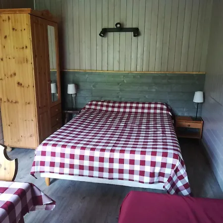 Du Des Confins Hotel
