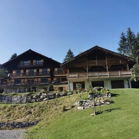 Du Des Confins Hotel 2*
